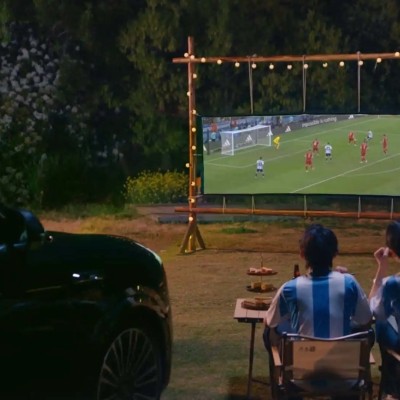 Το έκαναν και αυτό οι Κινέζοι - Προβολή ταινίας από τα φώτα του αυτοκινήτου!