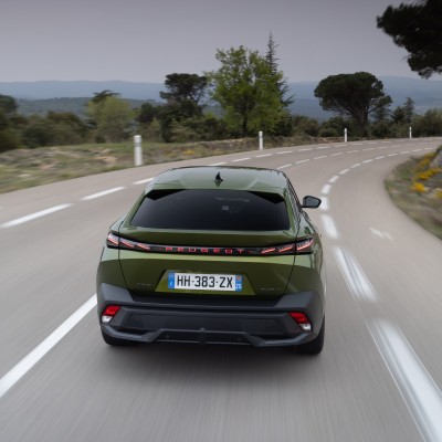 Έφτασε Ελλάδα το νέο Peugeot 408 Hybrid – Οι τιμές του