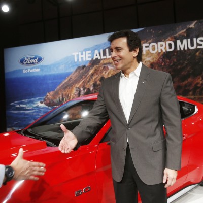 Μισθός 1,75 εκ. δολάρια για τον CEΟ της Ford