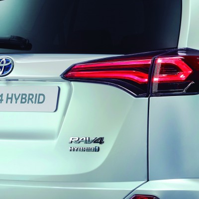 Έρχεται υβριδικό Toyota RAV4