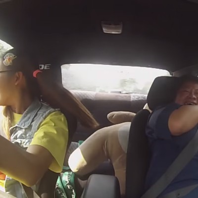 Κοπέλα drifter κάνει φάρσα σε δασκάλους οδήγησης (VIDEO)