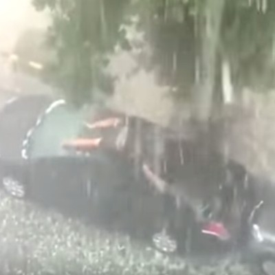 Είναι τρελός ο άνθρωπος; (VIDEO)