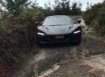 McLaren 720S offroad dirtroad. Better than range rover?