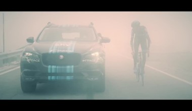 Jaguar F-Pace Team Sky