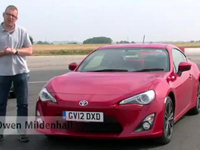 Toyota AE86 vs GT 86 review - Auto Express