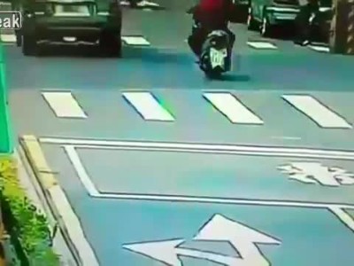Escape from death in car accident