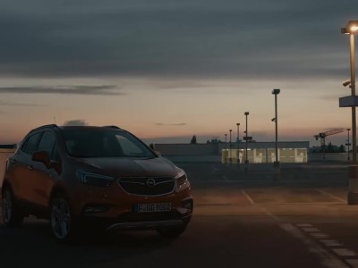 Opel Mokka X 2016 - adaptive lights