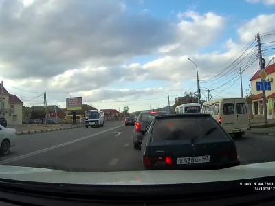 Unobservant Pedestrian Nearly Gets Hit