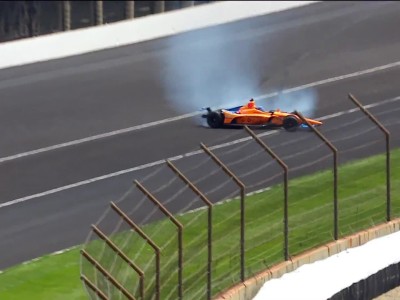 Alonso χτυπάει στο Indy500