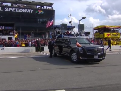 Ο Πρόεδρος Trump στην Daytona 500 - αυτοκινητοπομπή