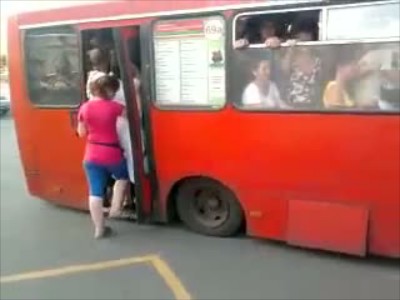 Υπερφορτωμένο λεωφορείο στη Ρωσία