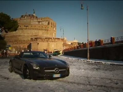 Mercedes SLS AMG - Snow in Rome